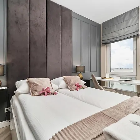 Apartment Aleja Architektow By Renters