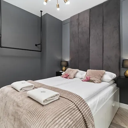 Aleja Architektow By Renters * Breslau