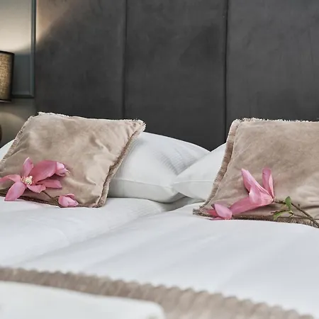 公寓 Aleja Architektow By Renters